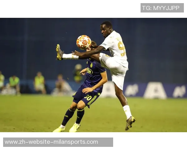 基迪纳摩与费伦茨激战正酣谁能在这场对决中笑到最后